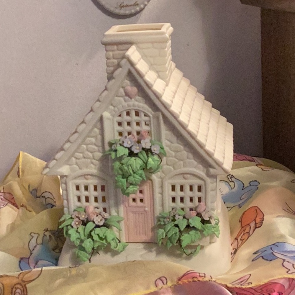 Department 56 2002 SNOWBUNNIES THE SPRINGTIME COTTAGE